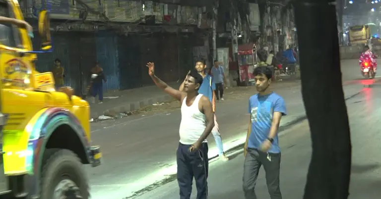 পরিবহন থেকে প্রকাশ্য চাঁদাবাজির চিত্র